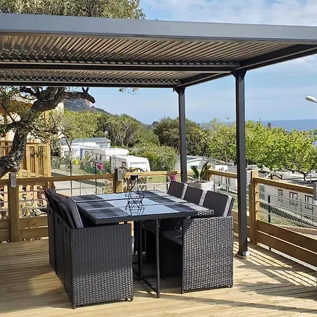 Camping Mobil-Home Haut De Gamme Les Pieds Dans L'Eau